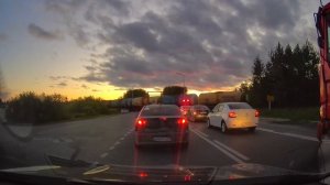Железнодорожный переезд со шлагбаумом. Ялуторовский тракт 11км. Тюмень