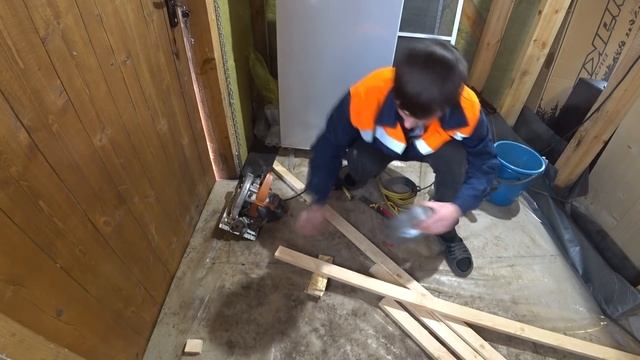 ПЕРЕЕЗД ИЗ ГОРОДА В ДЕРЕВНЮ / ДЕРЕВЯННАЯ ДВЕРЬ СВОИМИ РУКАМИ / ДОМ В ДЕРЕВНЕ смотреть онлайн