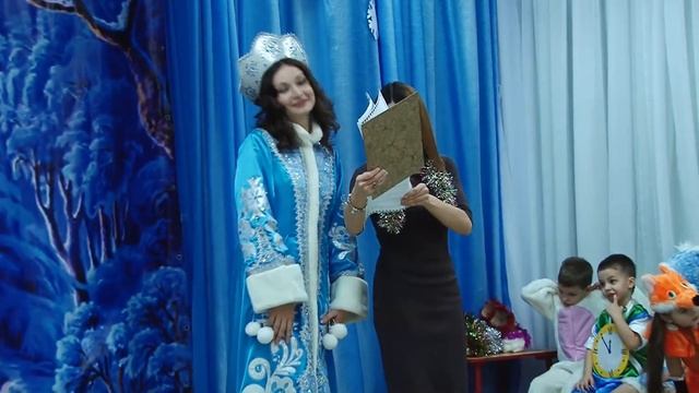 Снегурочка просто СУПЕР - ЗАБЫЛА СЛОВА смотреть онлайн
