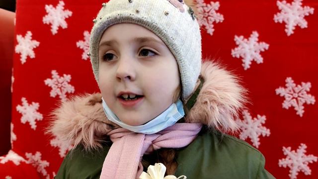 Манежная площадь в Курске вся в огнях. Отличное и незаслуженно забытое место для фото и прогулок смотреть онлайн