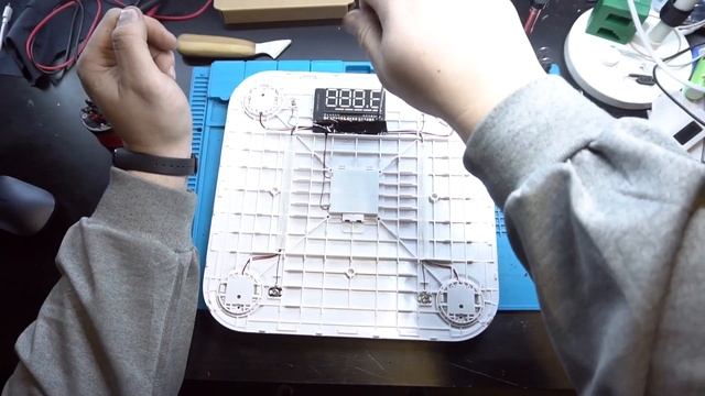 Разбираем весы Xiaomi Mi Smart Scale 2 Teardown