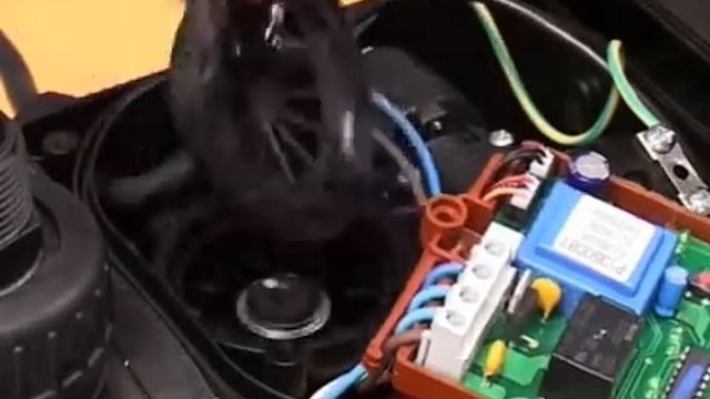 Grundfos MQ, MQ 3-45, MQ 3-35 - Pompe d'arrosage, installation et maintenance, sav - MOTRALEC смотреть онлайн