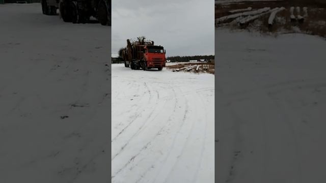 Закончили сенокос, вывезли последнее сено. смотреть онлайн