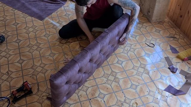 Банкетка в каретной стяжке своими руками HD. Мягкая банкетка DIY. Делаем банкетку своими руками hd. смотреть онлайн