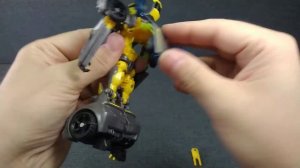 Обзор трансформера Shadow Strike Bumblebee - Prime - Robots in Disguise - Deluxe. Музей Р-ТФ.
