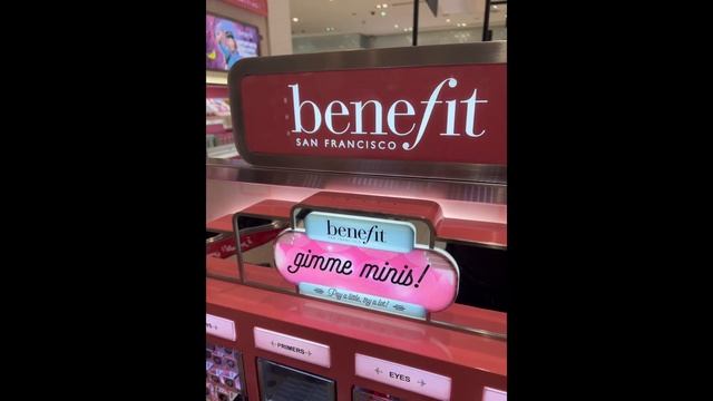 DUBAI TRANSIT EXPERIENCE // DXB AIRPORT TERMINAL 3 // Malavika Karthik