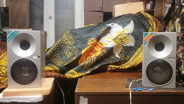 Попытка улучшить звучание 15ас-214 путём замены конденсаторов. смотреть онлайн