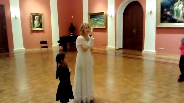 Изучаем "язык веера" в Ярославском художественном музее в рамках проекта "Ярославль дворянский" смотреть онлайн