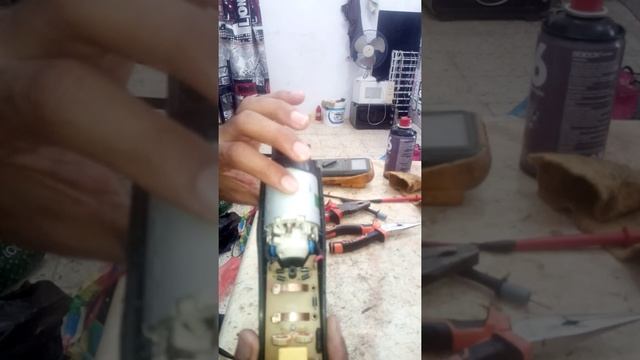 Réparation mixeur plongeur (changement pinyo) смотреть онлайн