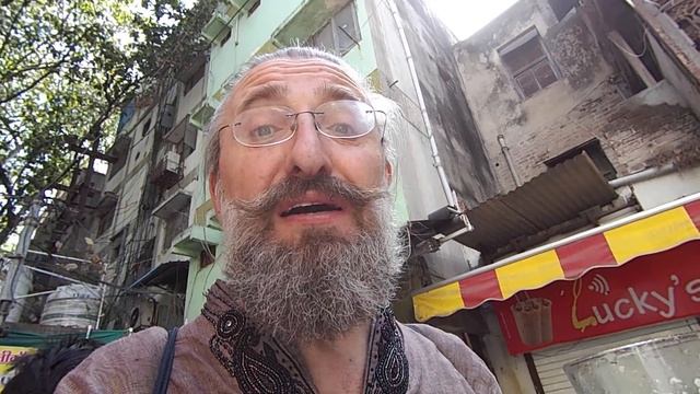 16 Перч идет за наушниками смотреть онлайн