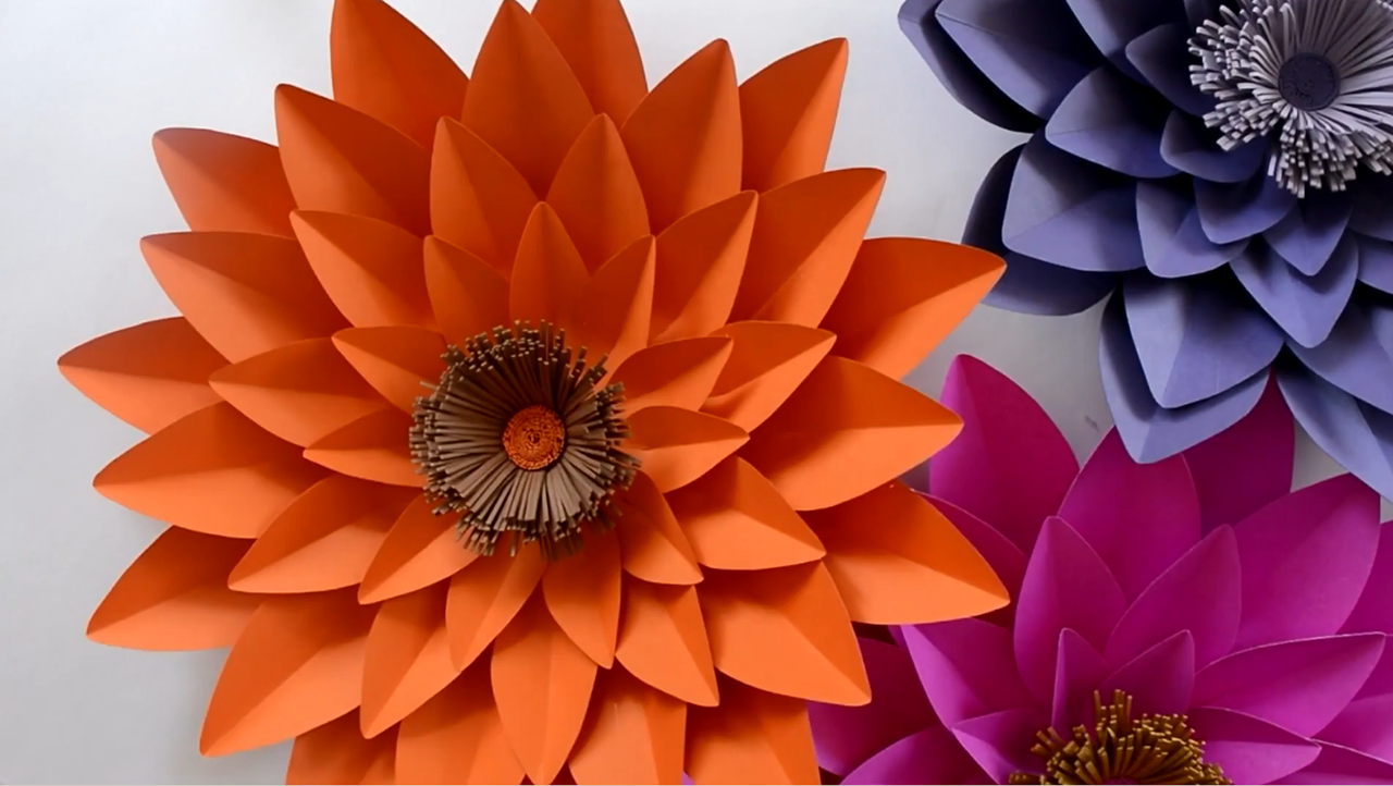 Как сделать большие шикарные цветы из бумаги для декора.Поделки, оригами, DIYmp4 смотреть онлайн