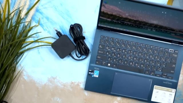 Asus Zenbook 14 OLED | اللابتوب دة بجد رايق ! смотреть онлайн