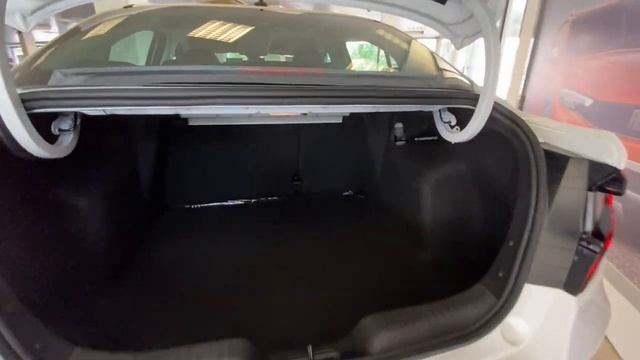 Egea Sedan 1.3 Multijet 95hp Urban Tanıtım смотреть онлайн