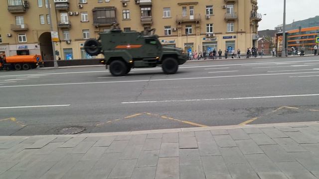 Я смотрел сегодня тренировочный парад