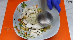 Брускетты с вялеными томатами и авокадо. Рецепт бутербродов, закуска.