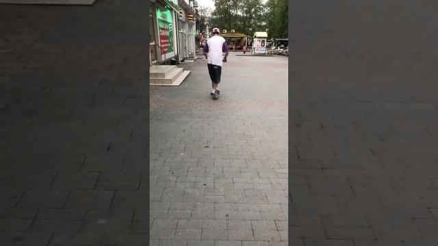 Купил себе трюковой самокат ? #scooter #kickscooter #reels #skateboarding #qbn трюки на самокате смотреть онлайн