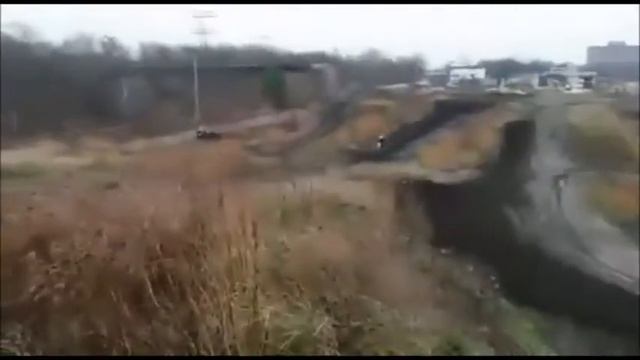 Мотокросс. Прыжки с наклоном. смотреть онлайн