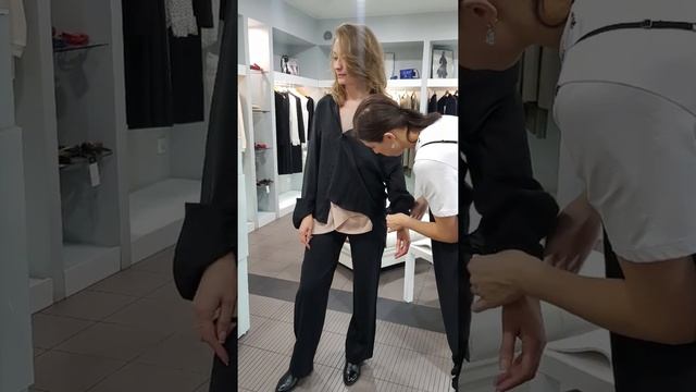 Марина и Анастасия для салона дизайнерской одежды IF смотреть онлайн