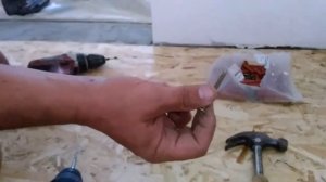 Что делать, если дюбель гвоздь не держится