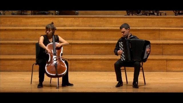 Duo Bayanello plays Le Grand Tango by Astor Piazzolla смотреть онлайн