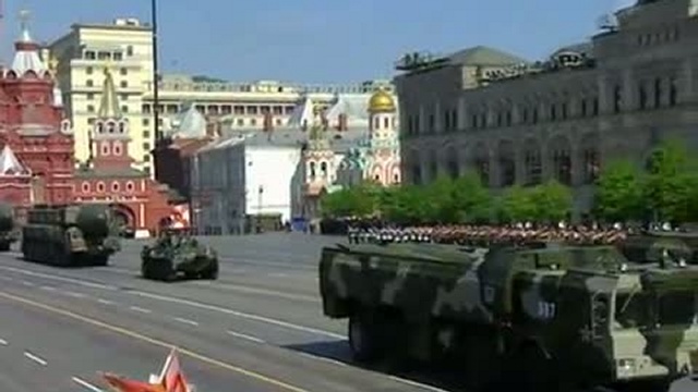 Парад Победы 2010 года (Проезд боевой техники) смотреть онлайн