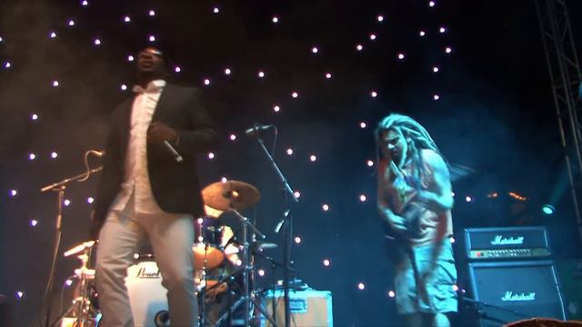 Roots Manuva - 'Watch me dance' live at Titanic Lockdown смотреть онлайн