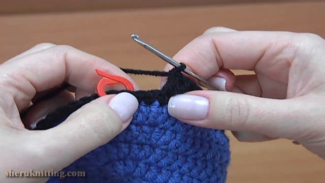 Crochet Slippers with Flower Pattern смотреть онлайн