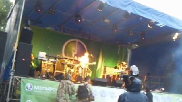 Noize MC - На Марсе классно, Из окна (Ярославль 16.06.2010) смотреть онлайн