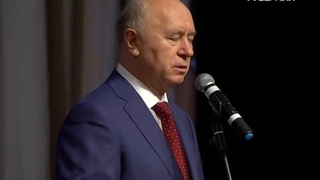 Н. И. Меркушкин вручил золотые медали лучшим выпускнкиам региона смотреть онлайн
