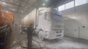 Сколько стоит помыть фуру на автомойке ??