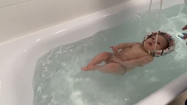 Грудничковое плавание. Чем мыть ванну. Ныряние с бортика. Почему нельзя закрывать рот. смотреть онлайн