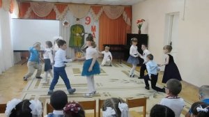 «Майский вальс». Танцевальный коллектив детей старшей группы.