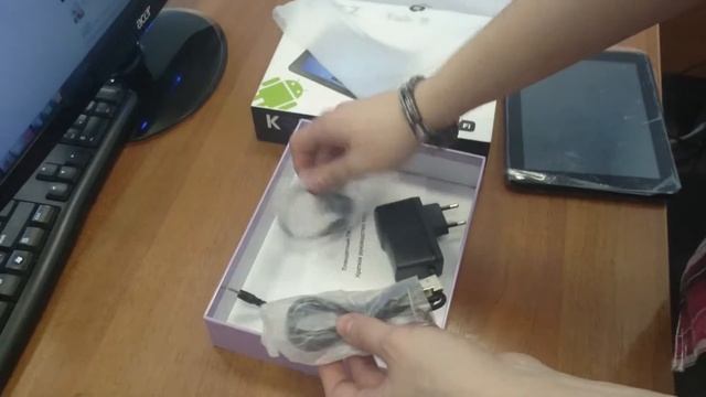 Распаковка планшета KREZ TL801W4 (Tab 8) смотреть онлайн