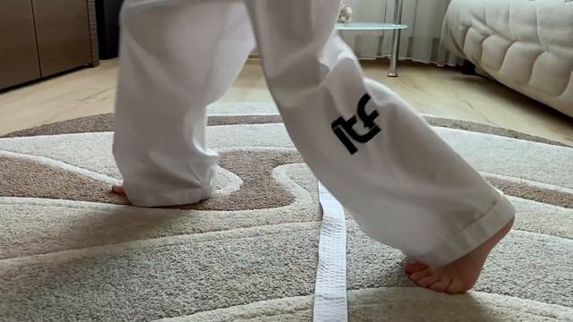 Тренировки могут быть и дома 💪🏻 смотреть онлайн