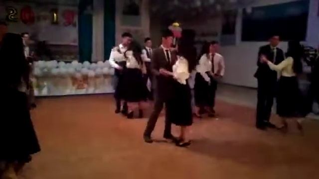 ТОКТОГУЛ ИМАНБАЕВ N_8 2001 БАЛА-ЧЫЧКАН ? Вальс смотреть онлайн