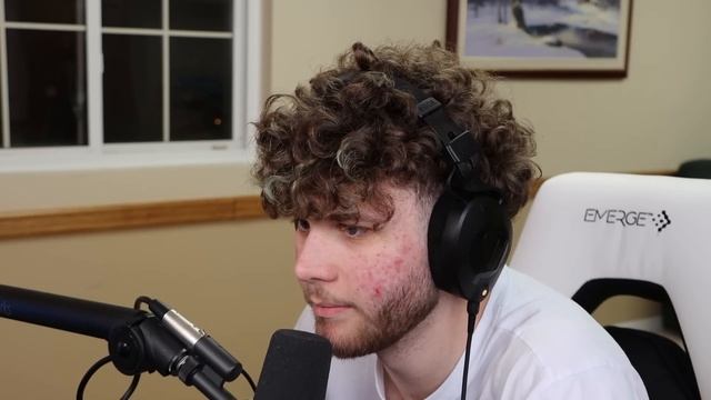 If I Laugh, I Give Away My Discord Server смотреть онлайн