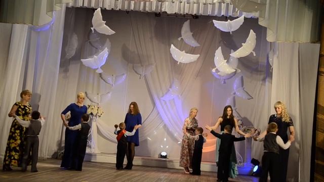 "Мой сын" Танец мам и сыновей на дошкольном Выпускном. ДК Рощинский 30 мая 2017 смотреть онлайн