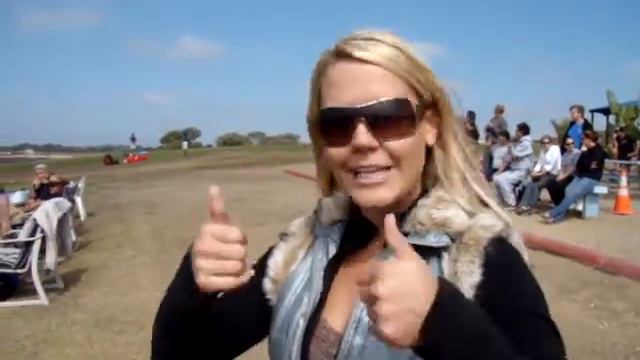 Torrey Pines Paragliding - Sara from SoCal Beaches TV Preflight Interview смотреть онлайн