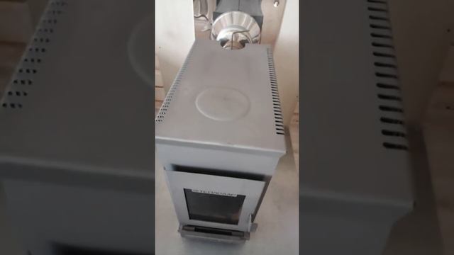 Дрова или брикеты в печи Теплодар смотреть онлайн