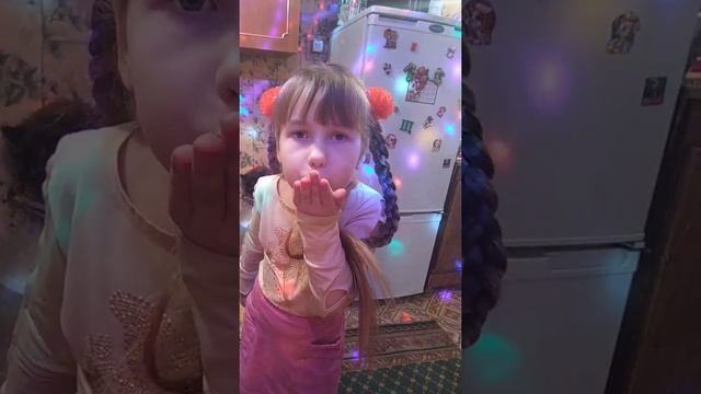 Папе))) дочка любит папу. Приколы с детьми смотреть онлайн