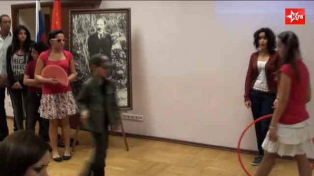 Молодежная встреча по поводу 159-й годовщины со дня рождения Хосе Марти смотреть онлайн