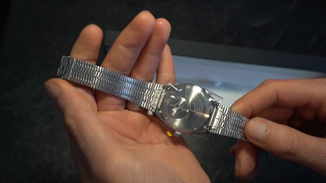 Unboxing Q Timex Reissue 38mm Stainless Steel Bracelet Watch Green Black