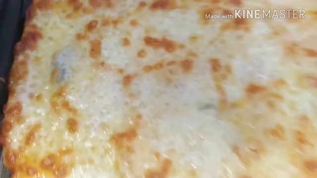 Делаем очень вкусную пиццу))