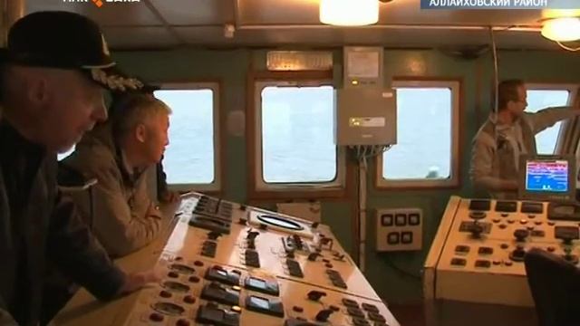 Земснаряд "Ленский 1021" обеспечивает безопасную навигацию на Индигирке смотреть онлайн