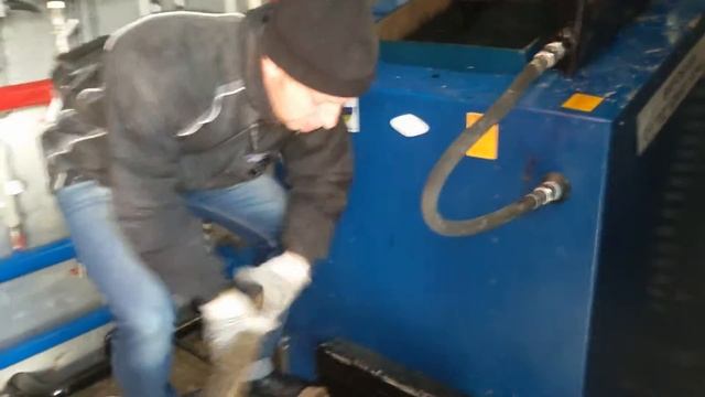 Котел Идмар 150кВт. Дозагрузка топлива. Конденсат с дегтем при первом запуске. смотреть онлайн