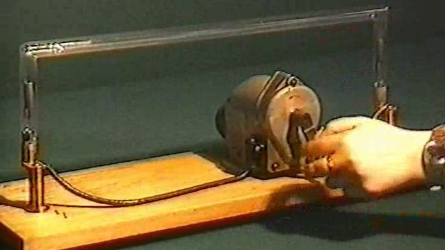 ГЕНЕРАТОР ПЕРЕМЕННОГО ТОКА.ФИЗИКА.ХРОНИКА смотреть онлайн