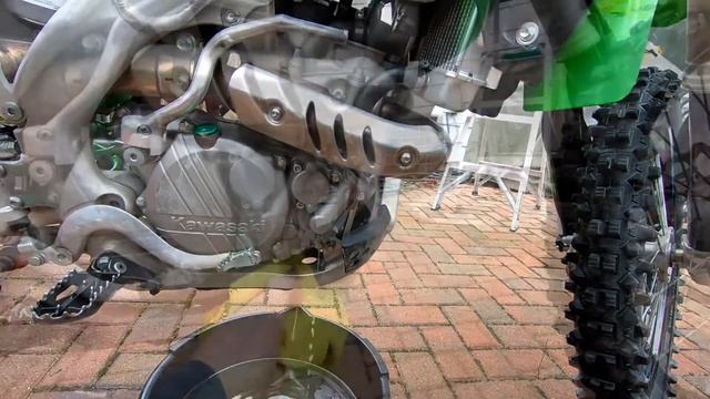 How to Change the Coolant on a 2016 Kawasaki KX250F смотреть онлайн