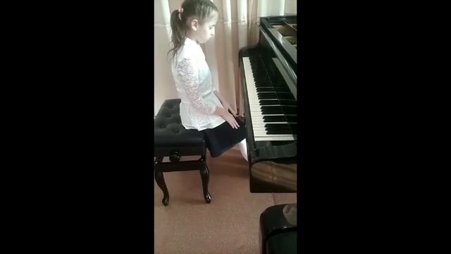 Филиппова Марьяна Евгеньевна И.С. Бах. Маленькая прелюдия ми минор Э. Григ Танец эльфов. смотреть онлайн