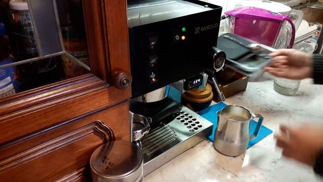 хорошее кофе на кофемашине Rancilio и кофемолке Niche смотреть онлайн