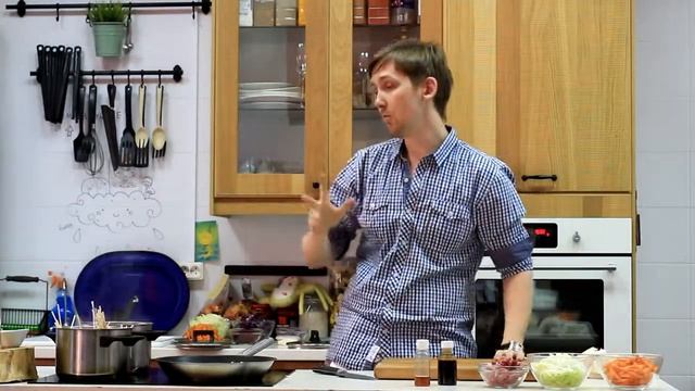 Лапша со свининой по-вьетнамски в устричном соусе. смотреть онлайн